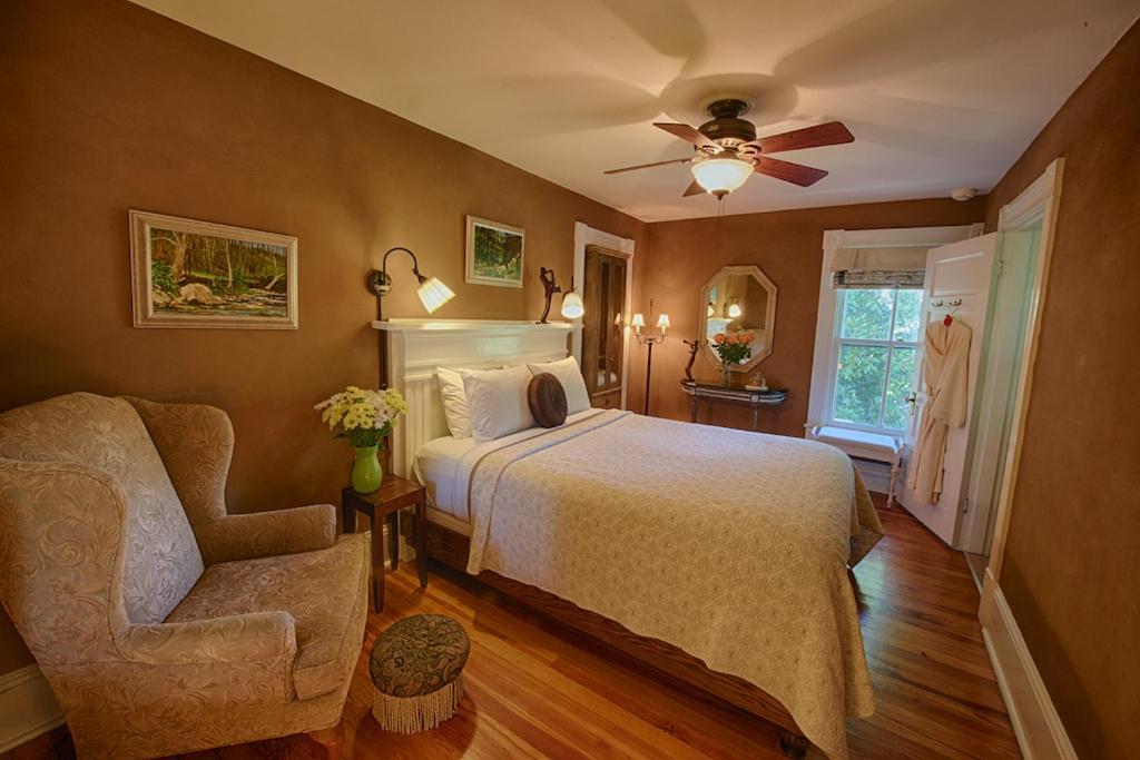 Foster Harris House Bed & Breakfast *